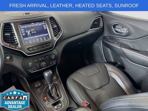 Used 2019 Jeep Cherokee Trailhawk AWD/4WD image 24