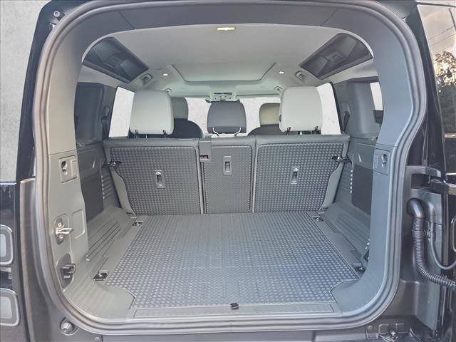 New 2026 Land Rover Defender 110 S AWD/4WD image 12