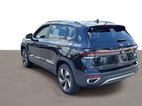 New 2026 Volkswagen Taos SE AWD/4WD image 3