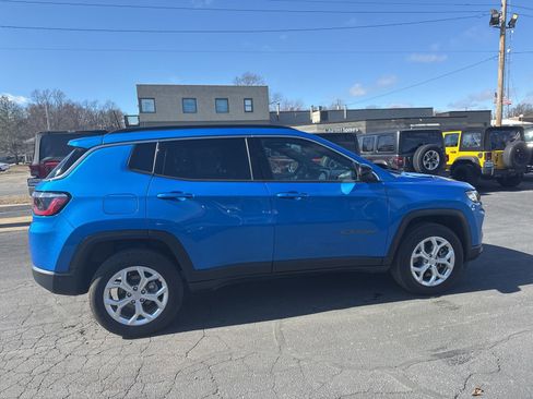 Used 2024 Jeep Compass Latitude w/ Sun and Sound Group image 8
