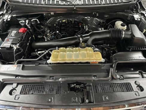 Used 2021 Ford Expedition XLT image 39