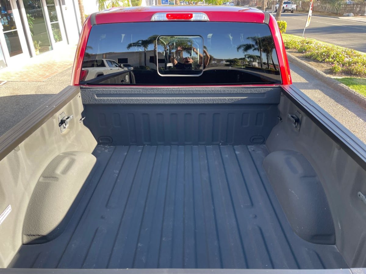 Used 2015 Ford F150 Lariat w/ Equipment Group 502A Luxury AWD/4WD image 7
