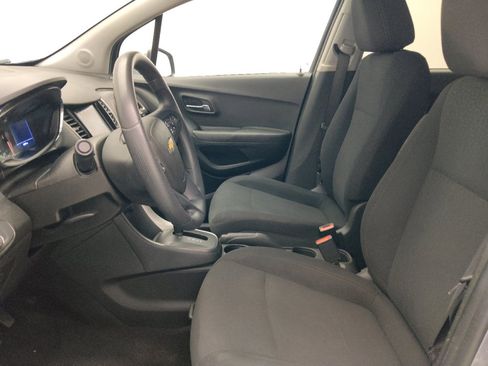 Used 2020 Chevrolet Trax LS w/ Tint and Cruise Package FWD image 17