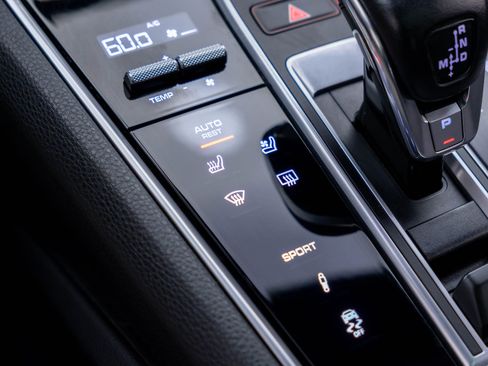 Certified 2023 Porsche Panamera Platinum Edition RWD image 28