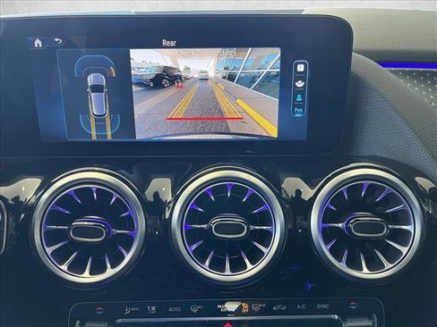 Used 2025 Mercedes-Benz GLA 250 image 14