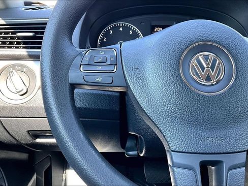 Used 2013 Volkswagen Passat 2.5 S FWD image 24