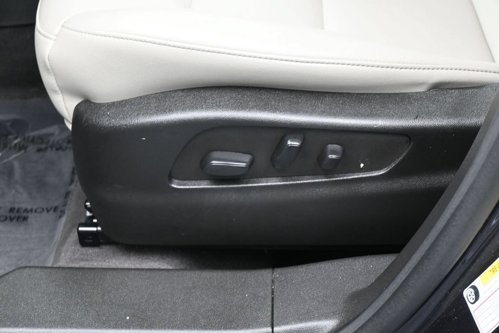 Used 2023 Cadillac XT4 Luxury FWD image 12