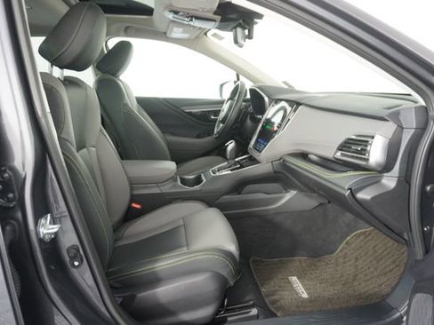 Certified 2025 Subaru Outback Onyx Edition AWD/4WD image 34