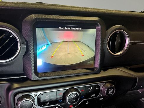 Used 2023 Jeep Wrangler Unlimited Sahara AWD/4WD image 15