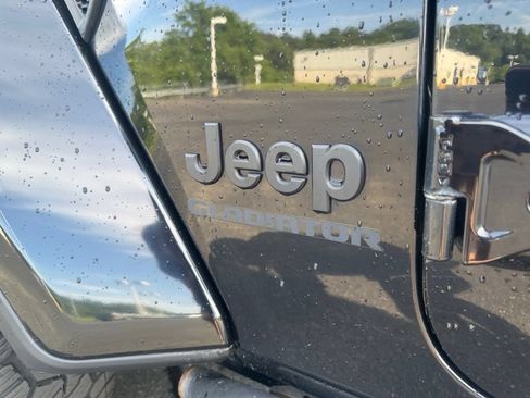 Used 2022 Jeep Gladiator Sport AWD/4WD image 25
