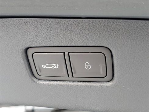 Used 2023 Genesis GV70 2.5T w/ Advanced Package image 29