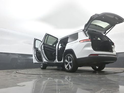 Used 2023 Jeep Grand Cherokee L Limited w/ Luxury Tech Group II AWD/4WD image 45