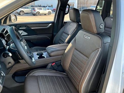 New 2026 GMC Acadia Denali Ultimate w/ LPO, All-Weather Package image 9