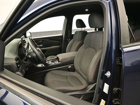 Used 2025 Honda Pilot Sport image 10