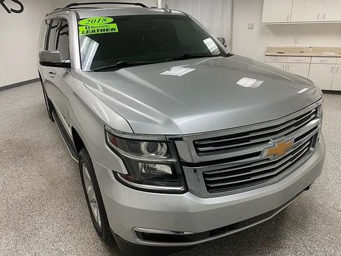 Used 2018 Chevrolet Suburban Premier RWD image 3