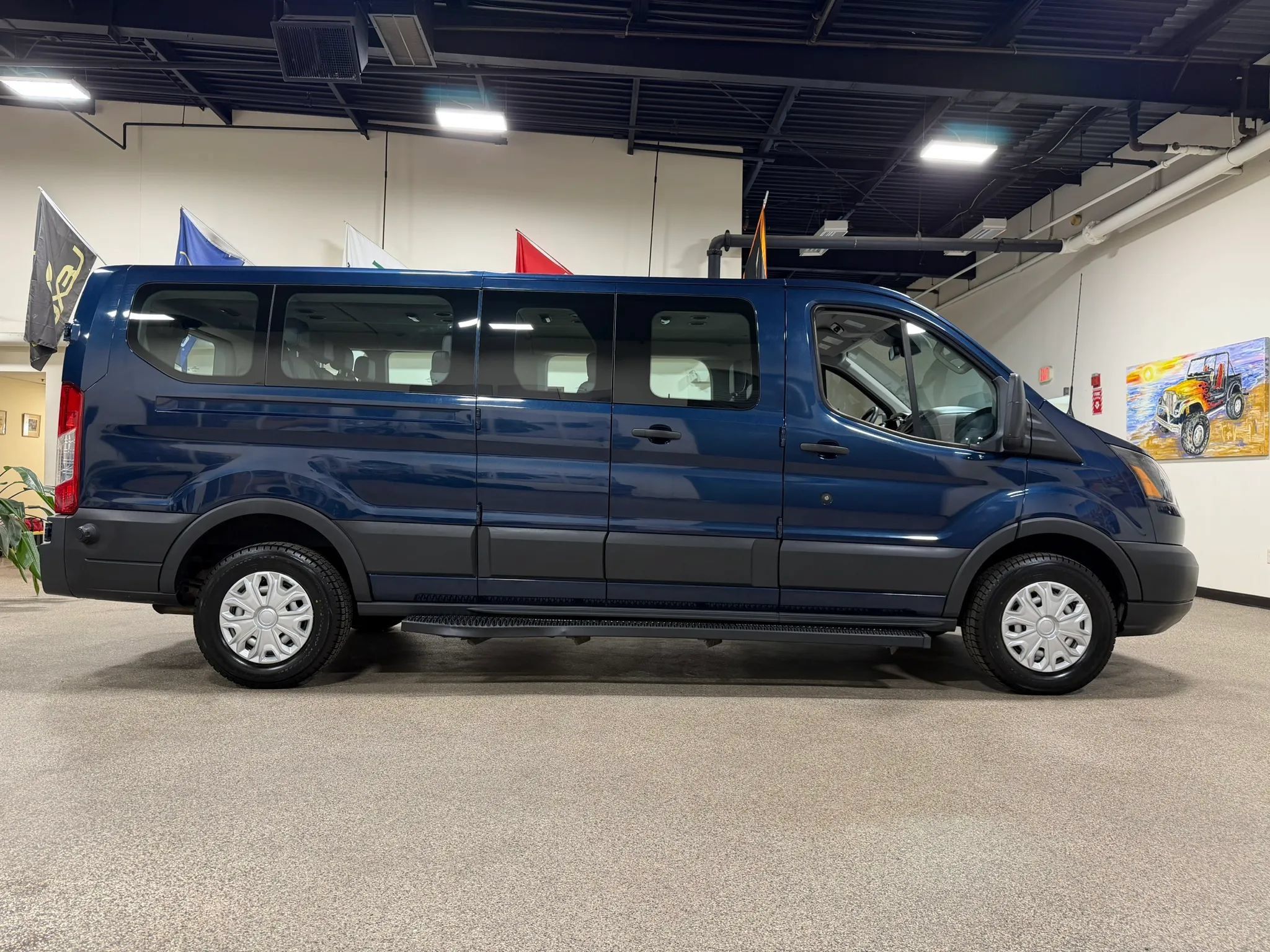 Used 2016 Ford Transit 350 XL RWD image 4