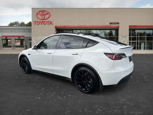 Used 2021 Tesla Model Y Long Range AWD/4WD image 9