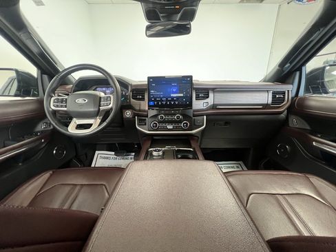 Used 2024 Ford Expedition Limited image 12