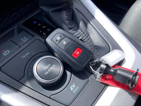 Used 2023 Toyota RAV4 SE AWD/4WD image 14