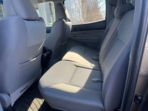 Used 2015 Toyota Tacoma 4x4 Double Cab image 8