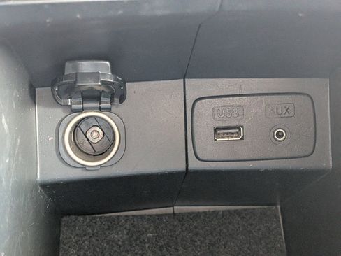Used 2014 Subaru Forester 2.5i Limited w/ Popular Package #2 AWD/4WD image 31