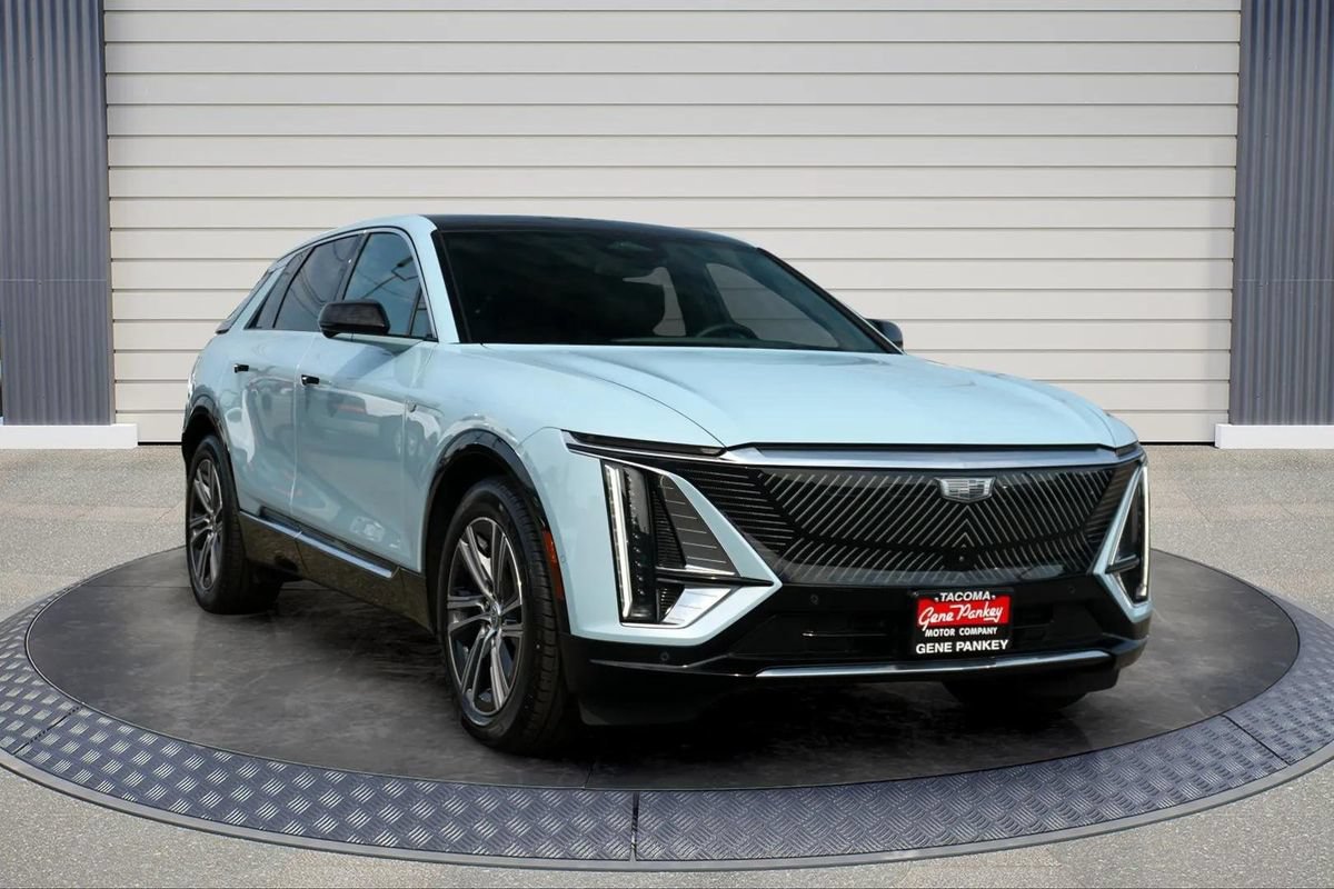 Used 2024 Cadillac Lyriq Luxury RWD image 1