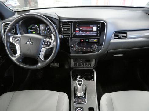 Used 2019 Mitsubishi Outlander GT image 11