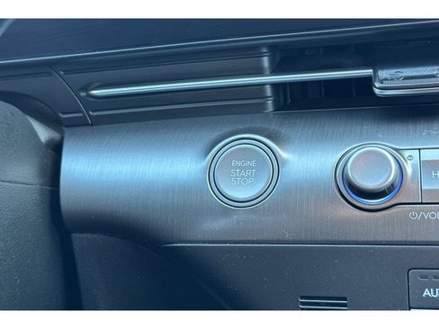 Used 2025 Hyundai Kona SEL image 24