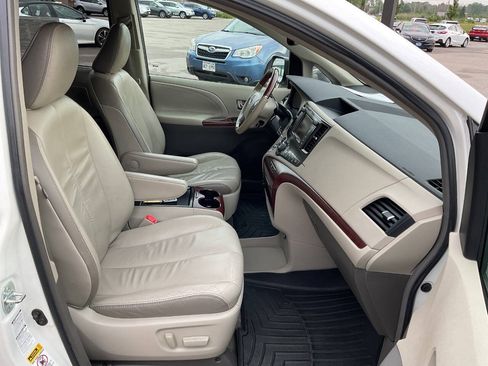 Used 2011 Toyota Sienna Limited w/ Premium Pkg AWD/4WD image 51
