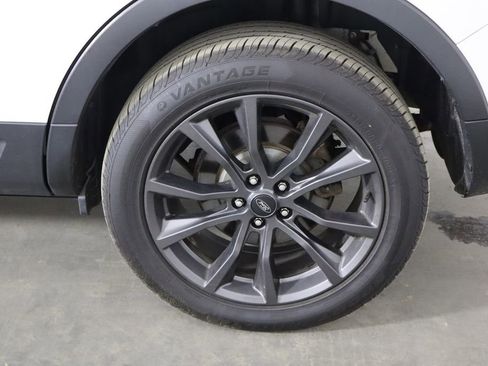 Used 2018 Ford Explorer XLT w/ Equipment Group 202A image 44