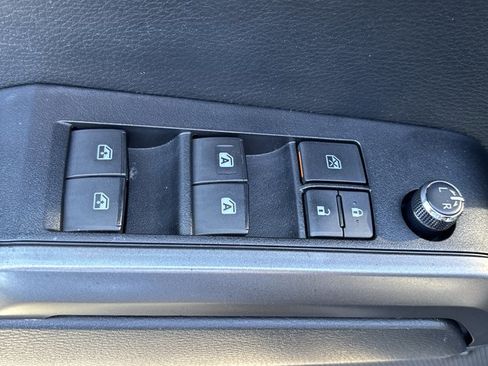 Used 2018 Toyota Tacoma TRD Sport image 20