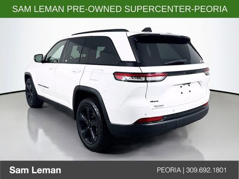 Used 2023 Jeep Grand Cherokee Altitude image 5