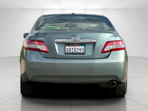 Used 2011 Toyota Camry XLE FWD image 4