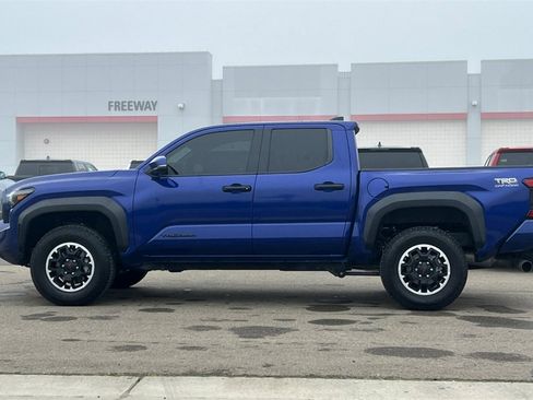 Used 2024 Toyota Tacoma TRD Off-Road image 9