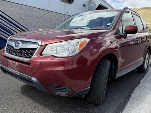 Used 2014 Subaru Forester 2.5i Premium w/ All-Weather Package AWD/4WD image 4