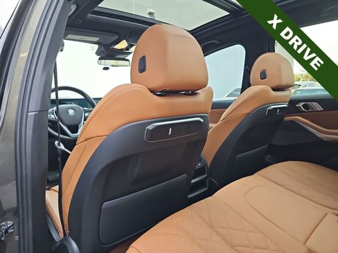 Used 2025 BMW X5 xDrive40i w/ Premium Package AWD/4WD image 16