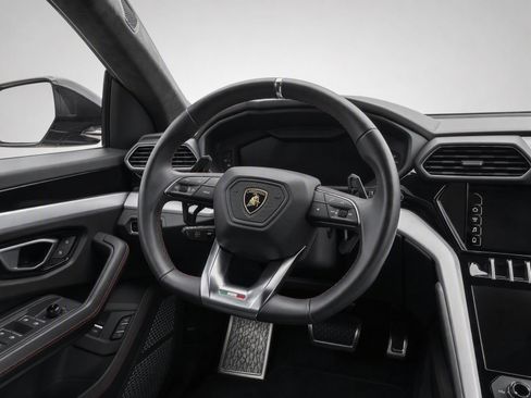 Used 2021 Lamborghini Urus AWD/4WD image 23