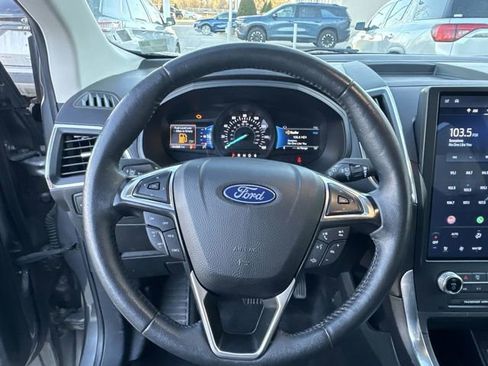 Used 2024 Ford Edge Titanium image 12