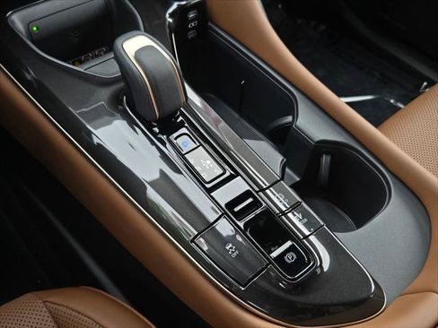 Certified 2026 Toyota Crown Signia AWD/4WD image 16