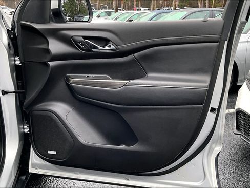 Used 2020 GMC Acadia SLT w/ Driver Alert Package II image 22