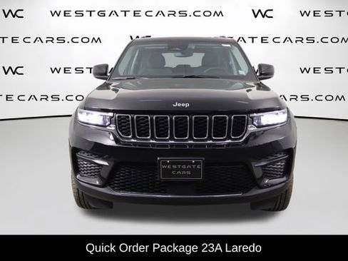 Used 2023 Jeep Grand Cherokee Laredo AWD/4WD image 2