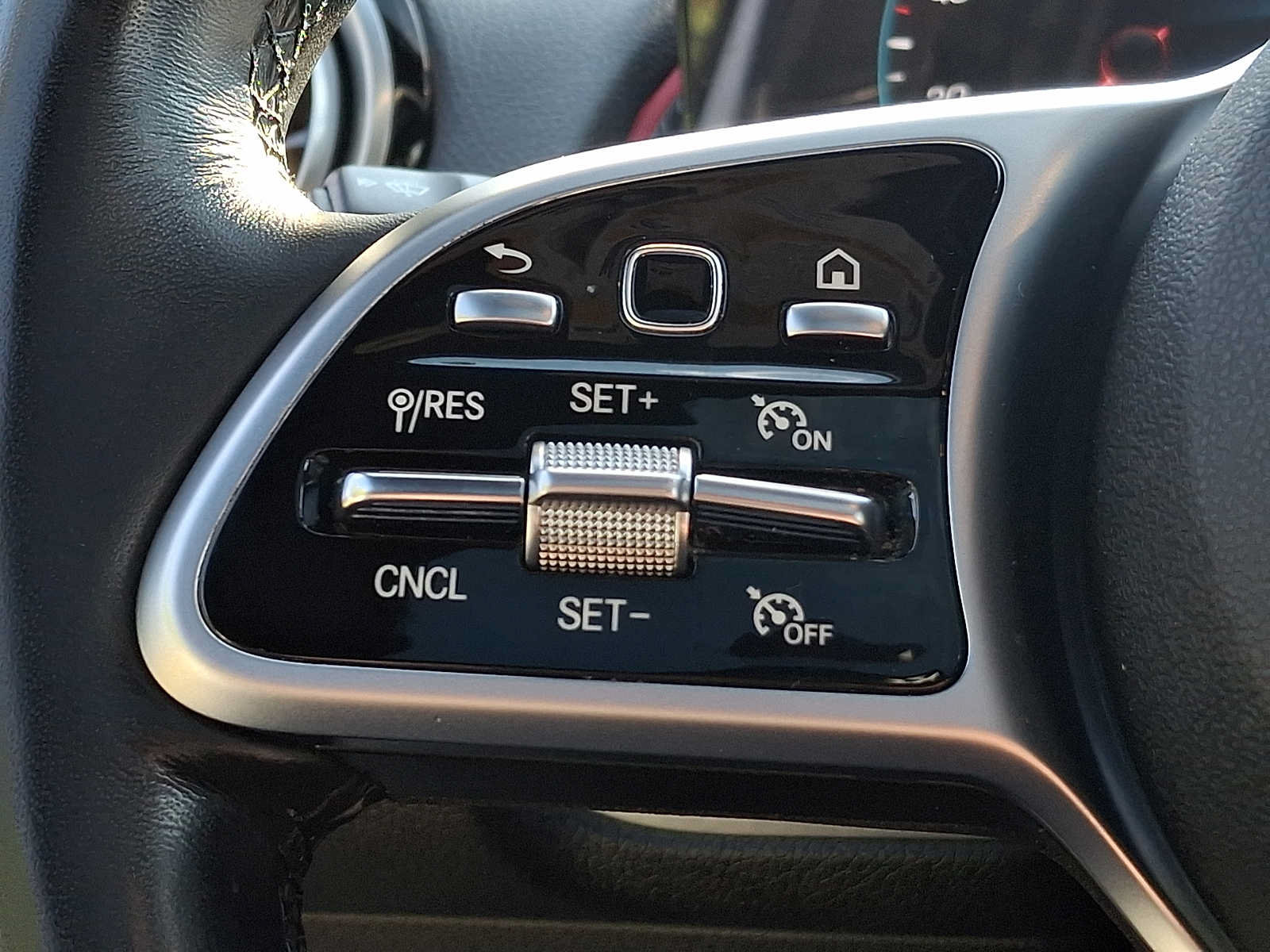 Certified 2022 Mercedes-Benz GLB 250 4MATIC image 17