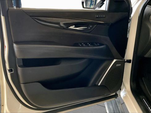 Used 2020 Cadillac Escalade Platinum AWD/4WD image 20
