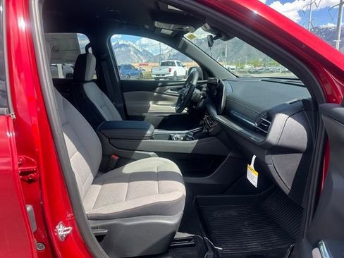 New 2026 Chevrolet Traverse LT w/ LPO, Floor Liner Package AWD/4WD image 17