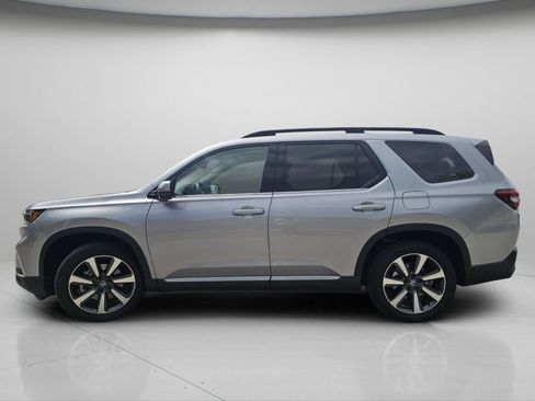 Certified 2025 Honda Pilot Touring image 23