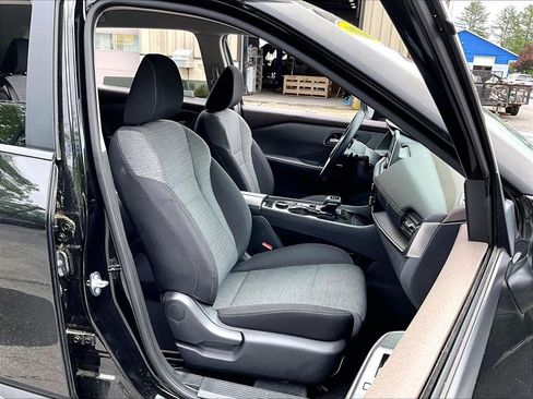 Used 2022 Nissan Rogue SV AWD/4WD image 11