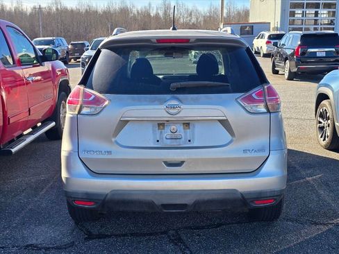 Used 2015 Nissan Rogue SV image 9