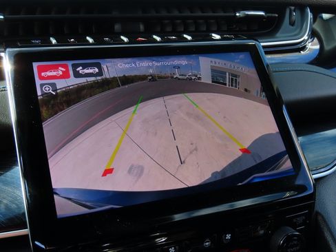 Used 2024 Jeep Grand Cherokee Trailhawk image 26