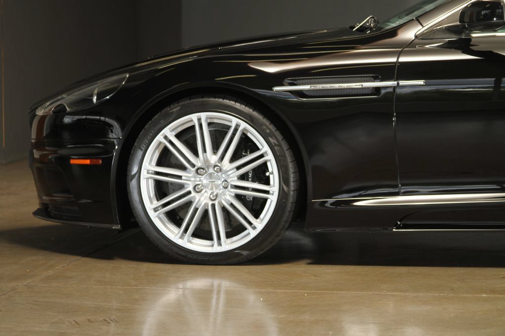 Used 2009 Aston Martin DBS Coupe RWD image 18
