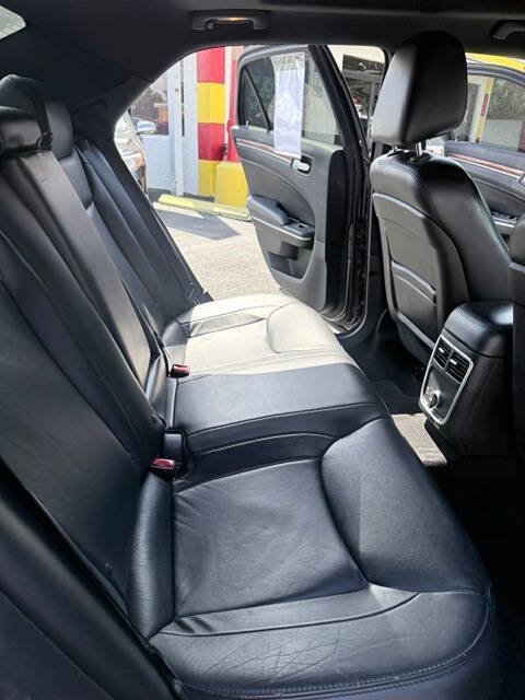 Used 2014 Chrysler 300 RWD image 14